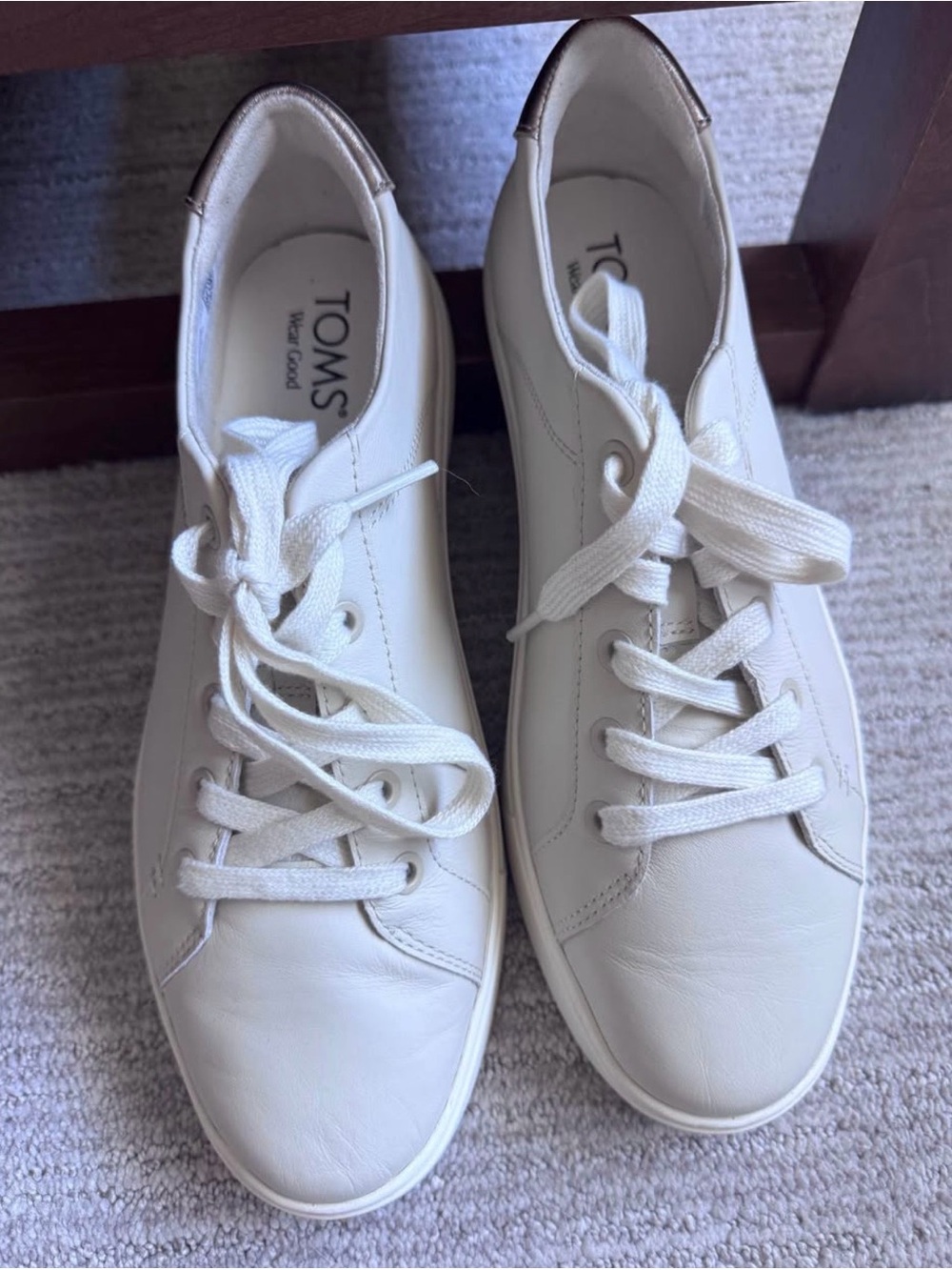 TOMS Women’s Cream White Low-Top Leather Sneakers